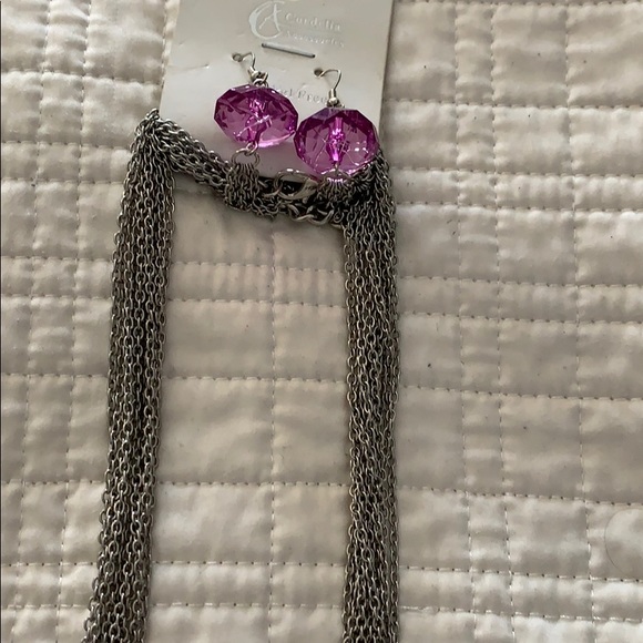 Unique crystal necklace and earring set - Picture 3 of 4